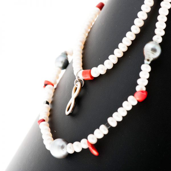 Sautoir perles chinoises blanches bambou de mer-corail hématites perles Tahiti baroques cerclées